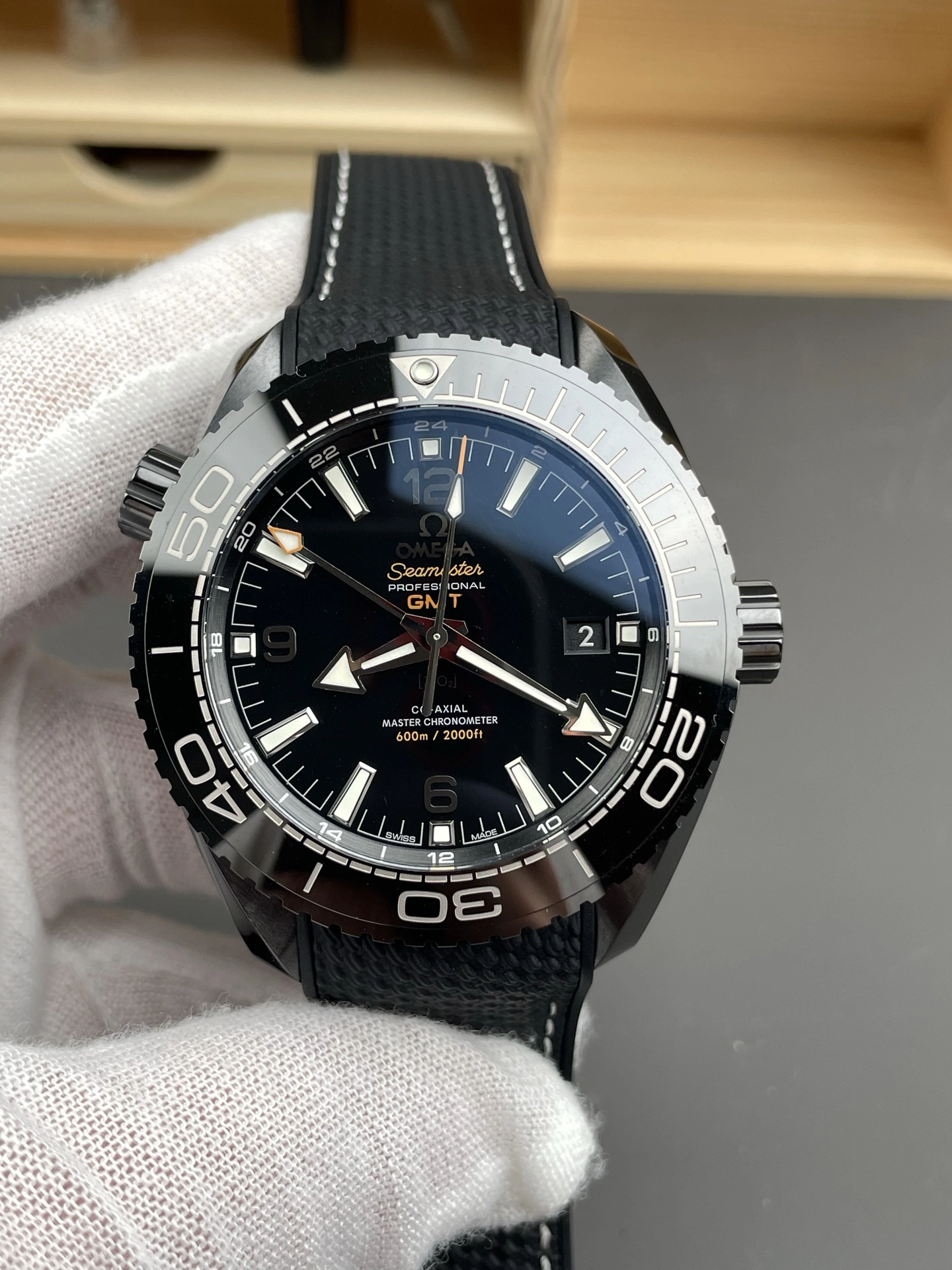 Trendsetting CBD Factory Omega Seamaster Planet Ocean 600M GMT 45.5mm “Deep Black” (215.92.46.22.01.001) 1:1 Super Clone – DD8906 Movement 303